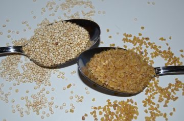 Porciones de de quinoa y bulgur